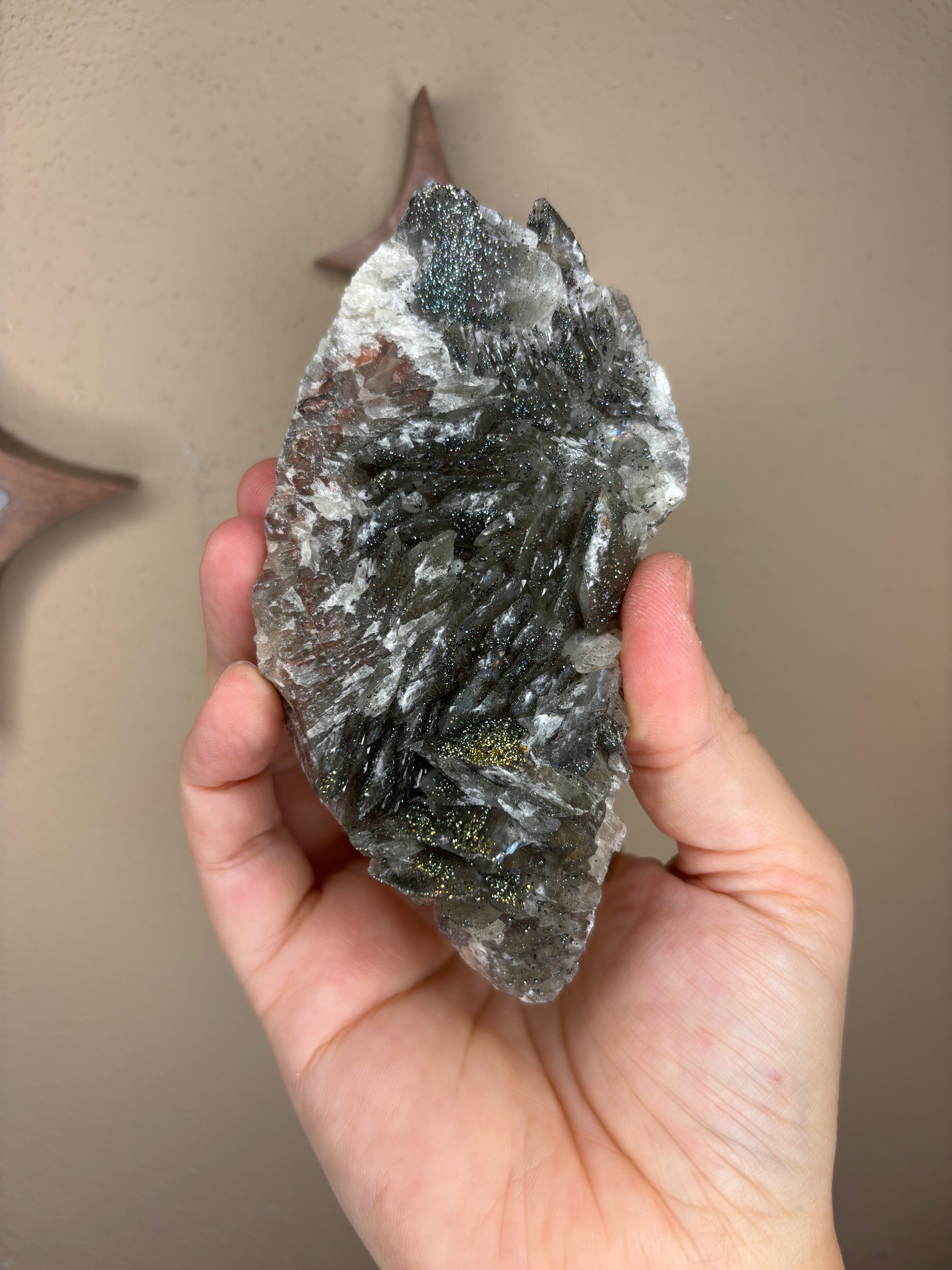 Chalcopyrite on calcite