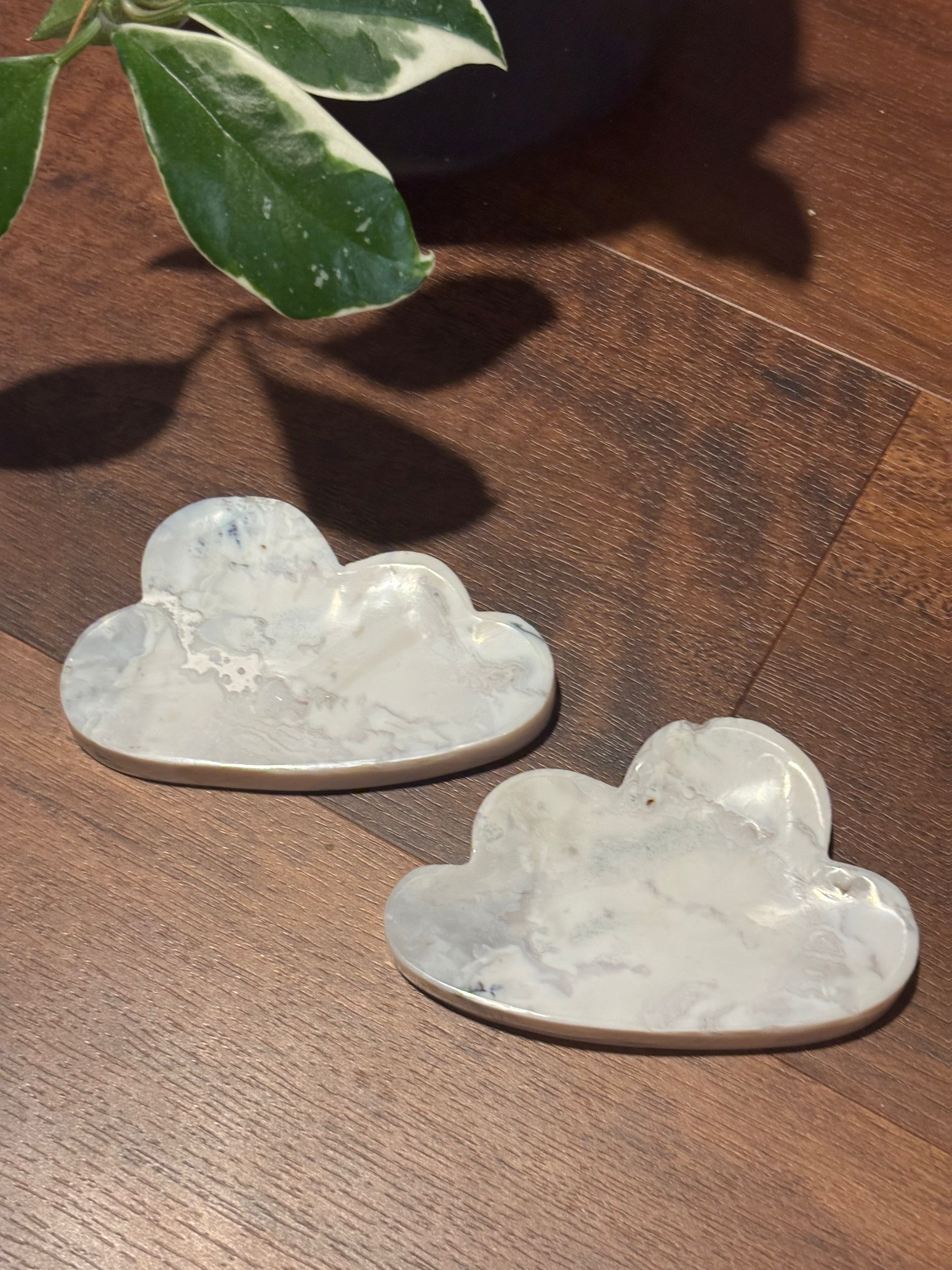 Cloud jewelry dish - white plume agate
