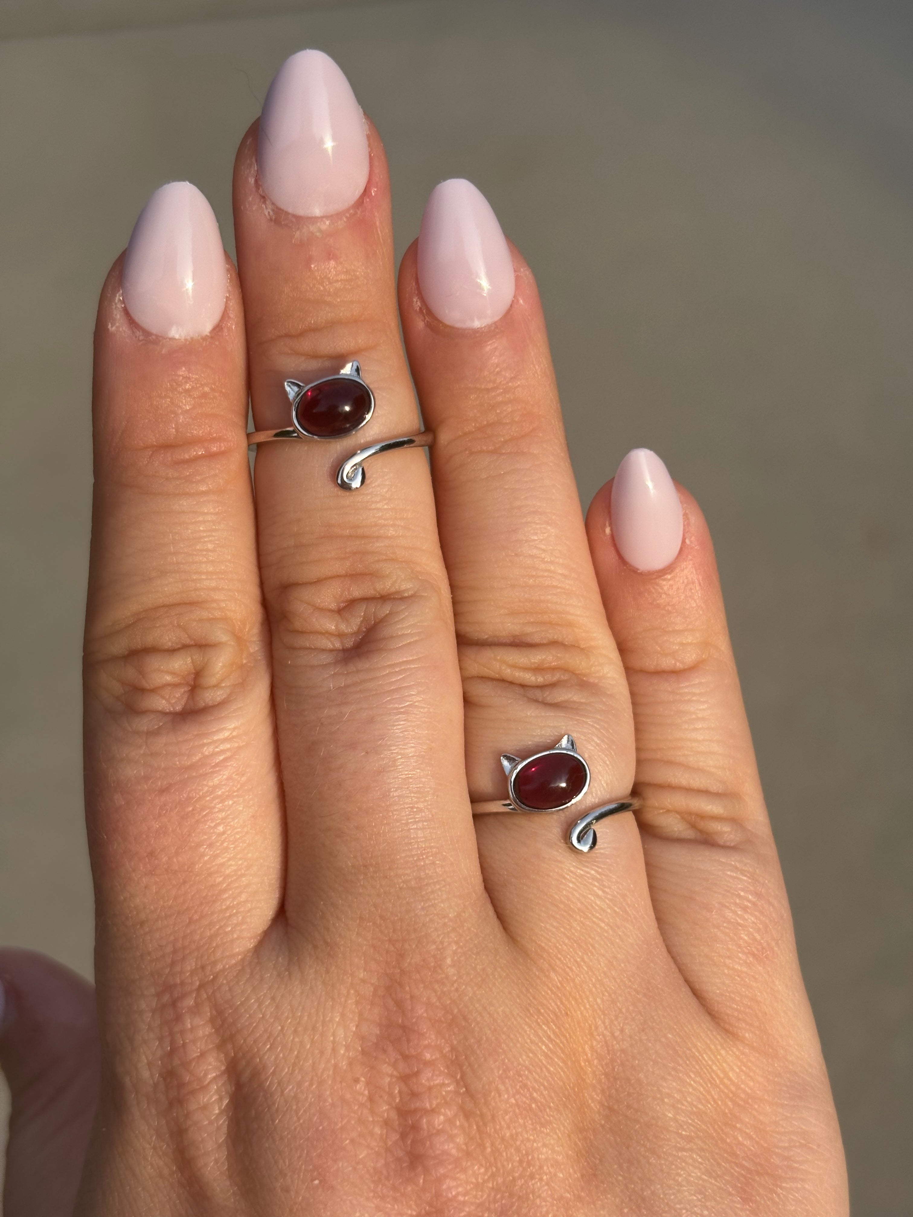Ring - garnet kitty