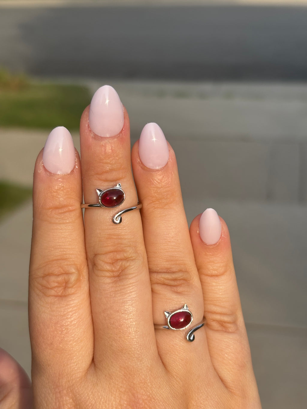 Ring - garnet kitty