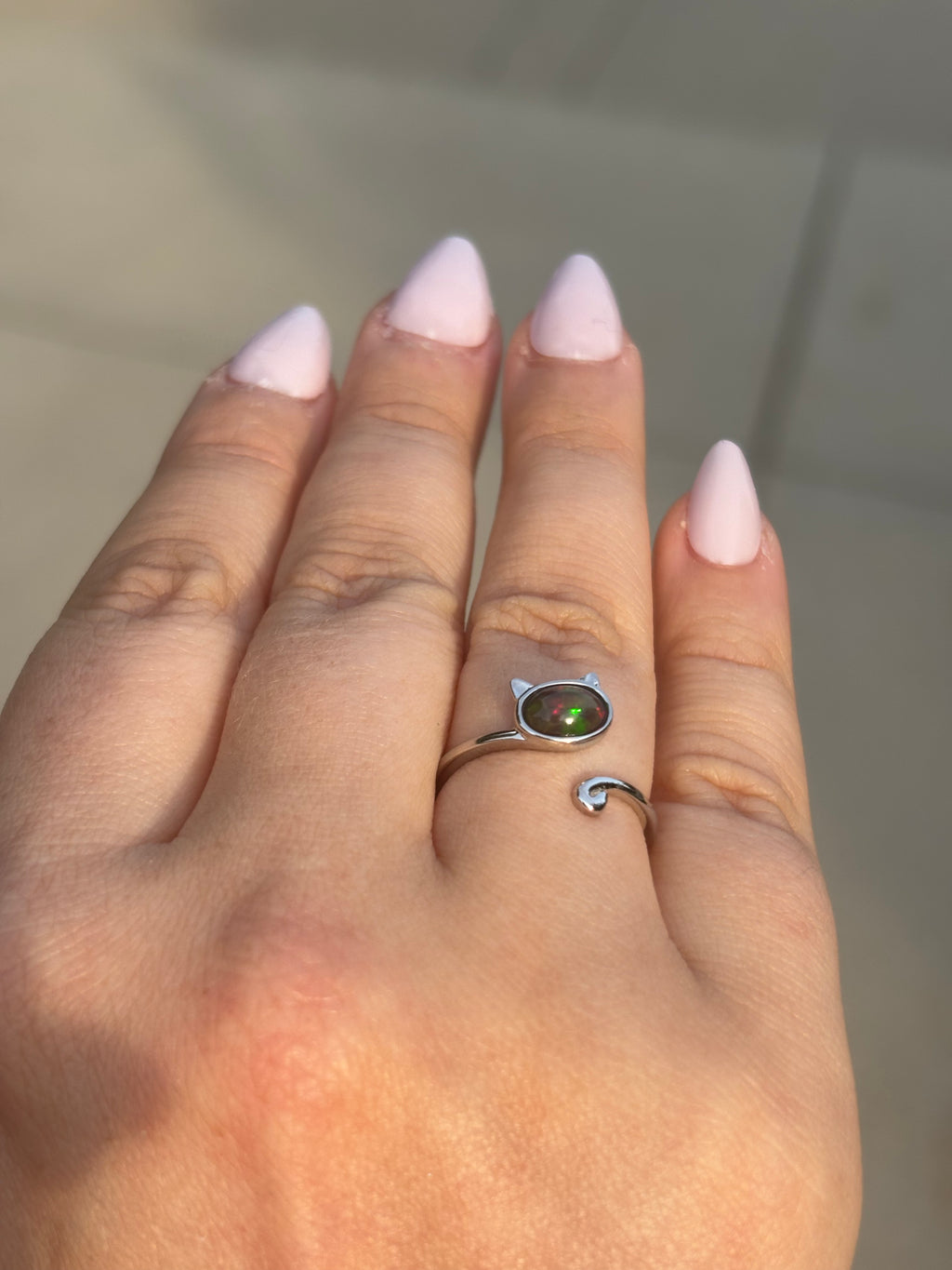 Ring - black opal kitty
