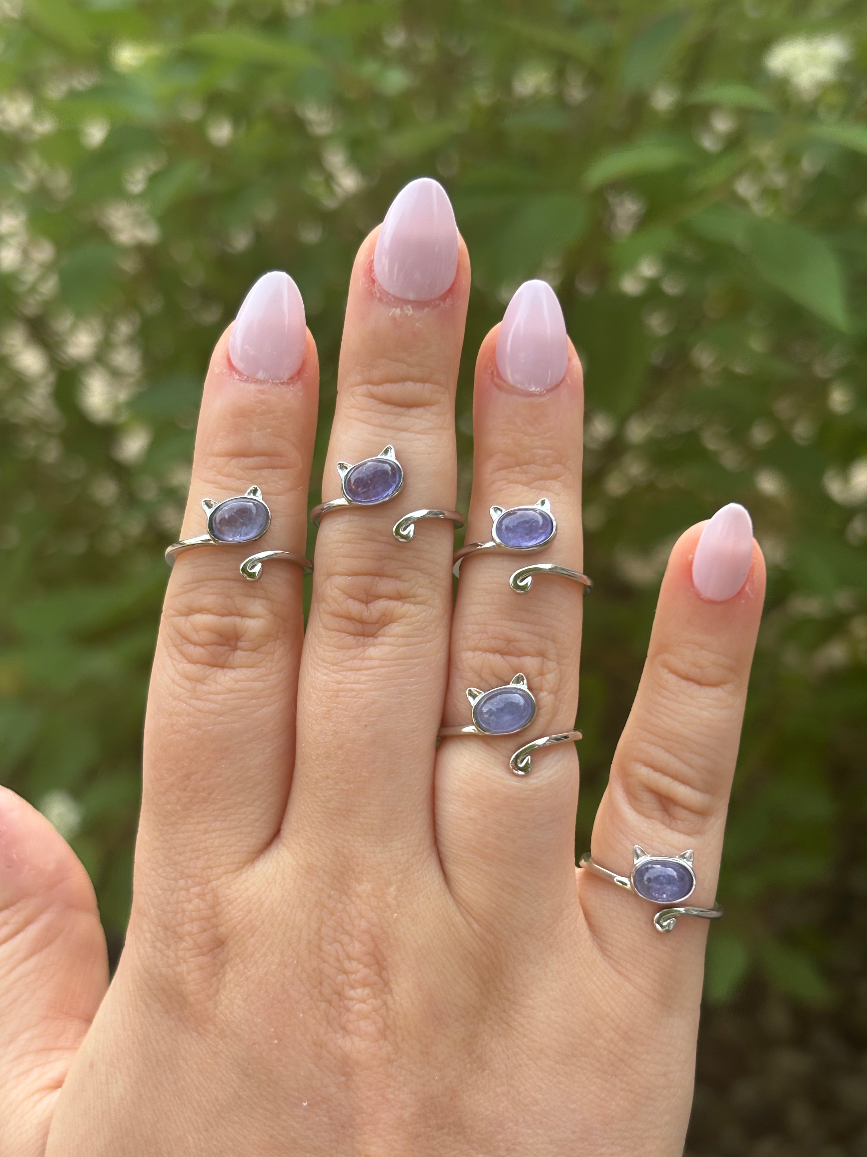 Ring - tanzanite kitty