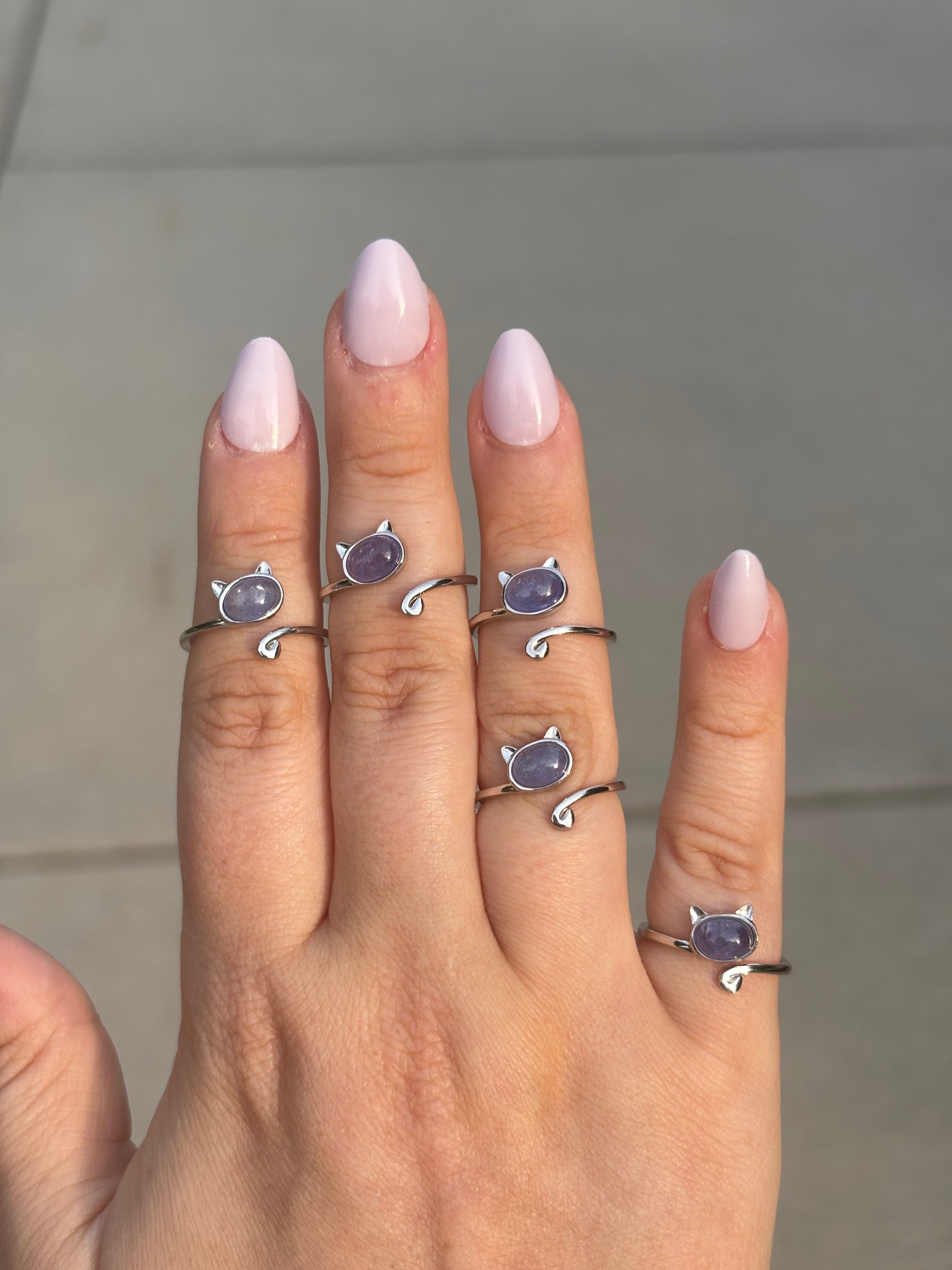 Ring - tanzanite kitty