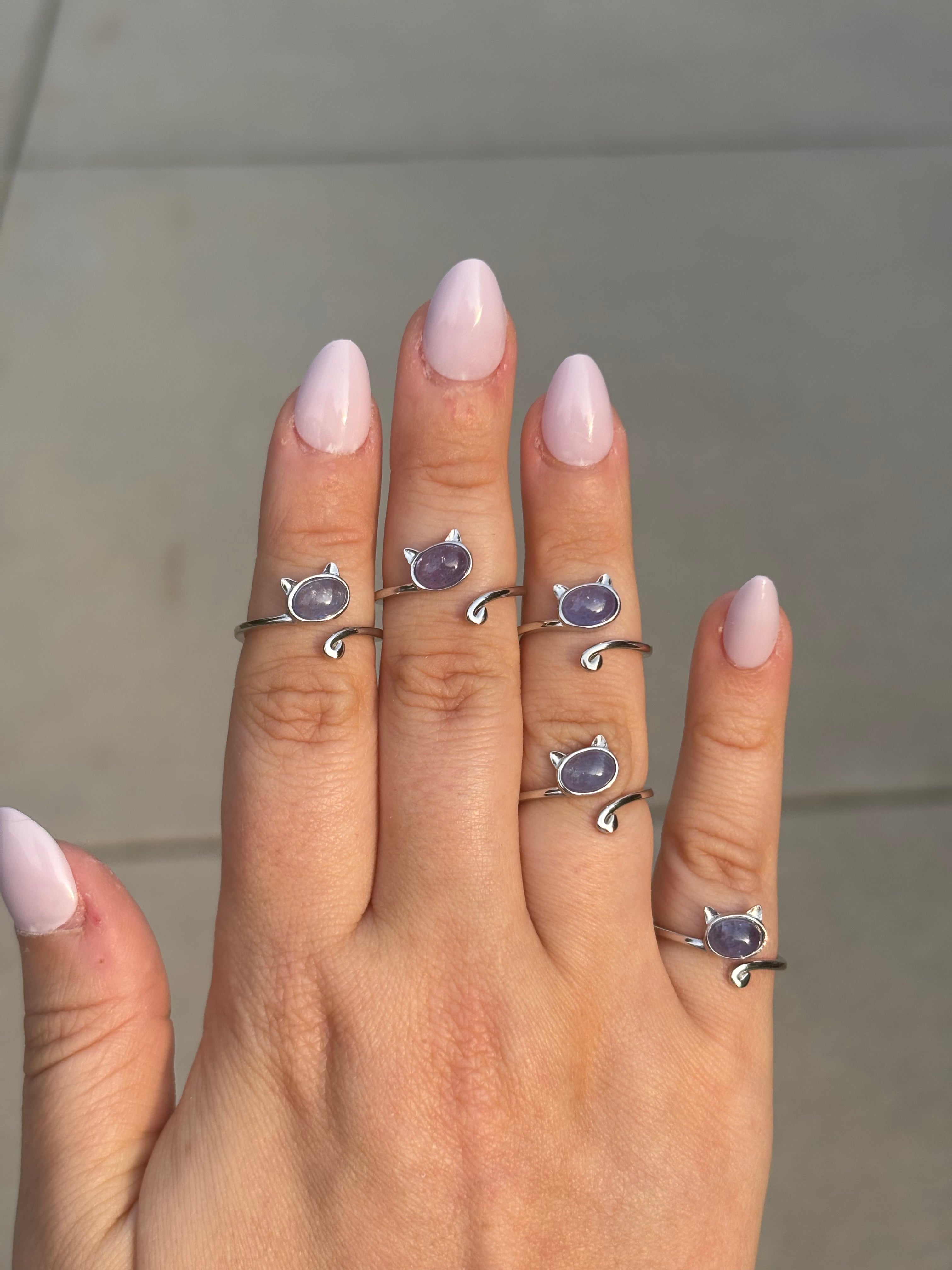 Ring - tanzanite kitty