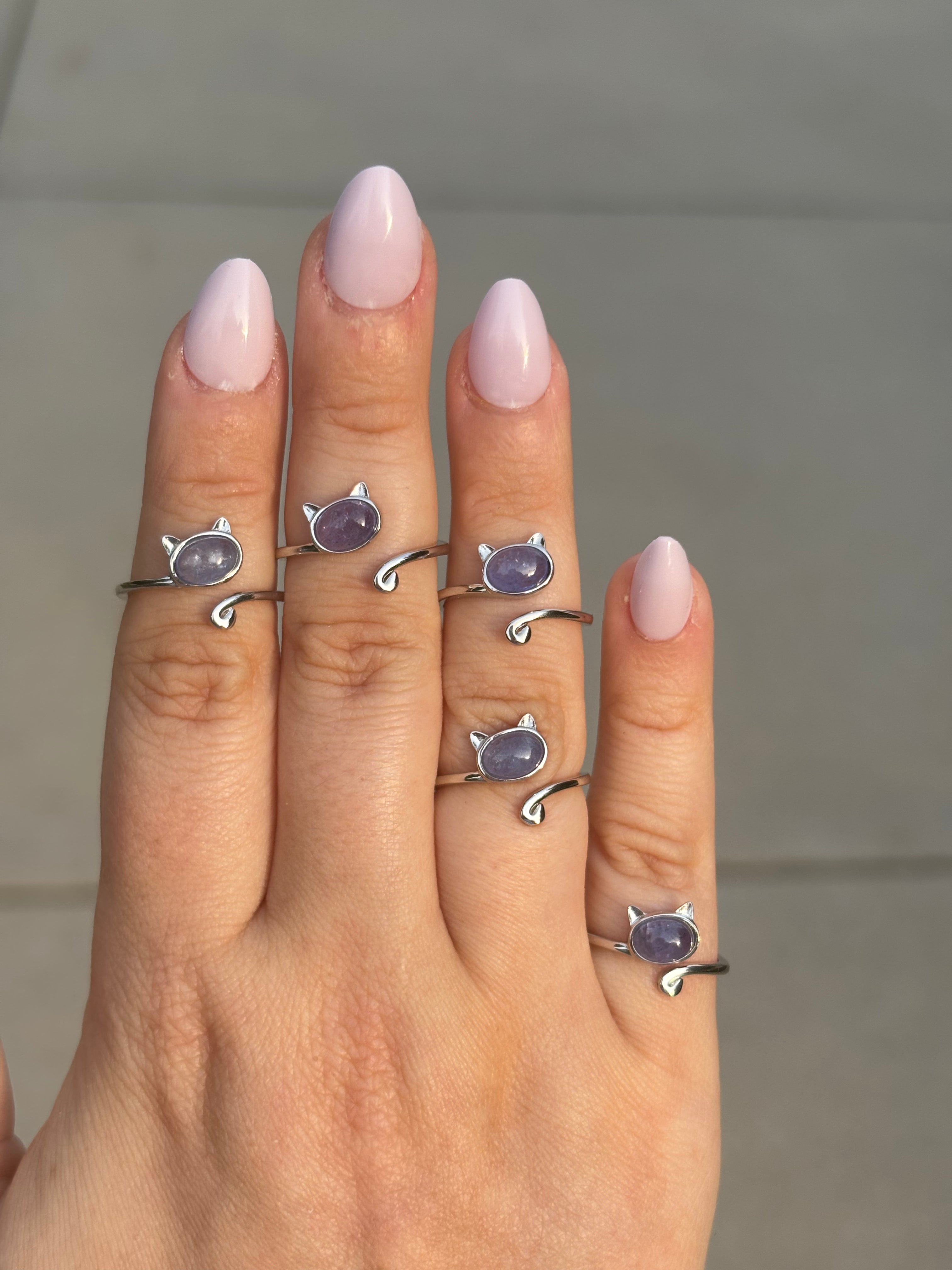 Ring - tanzanite kitty