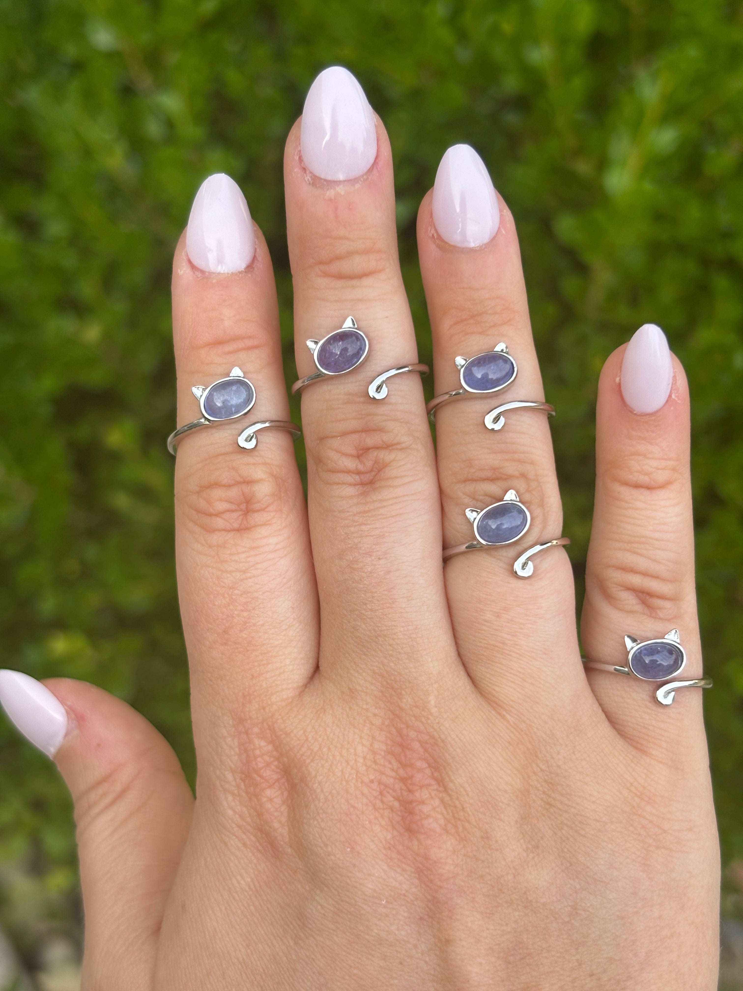 Ring - tanzanite kitty
